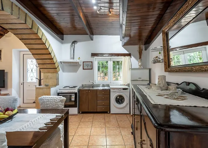 Aroni Cretan Comfortable House - Hamam Suites Aroni